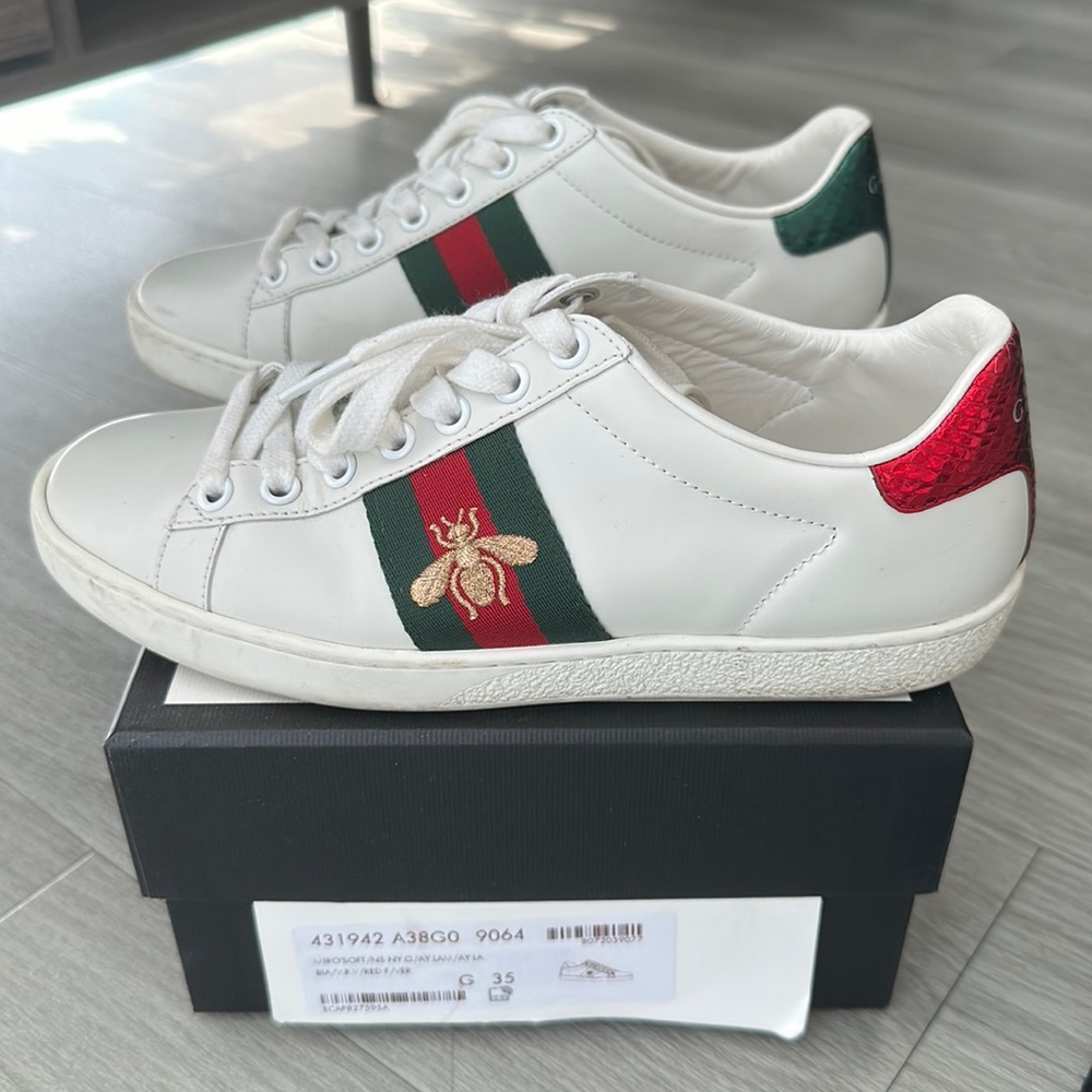 gucci women’s ace sneakers with bee